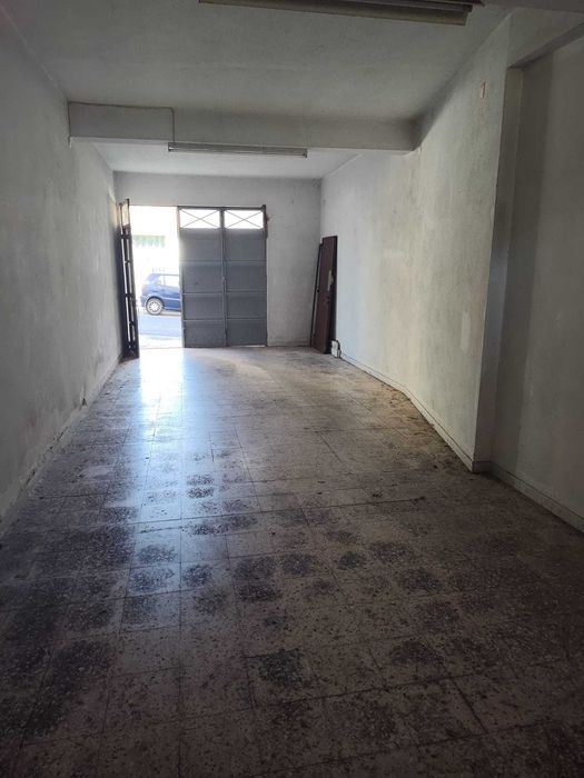 Garagem para Alugar – Pontinha, Famões | 41m² | 450€/mês