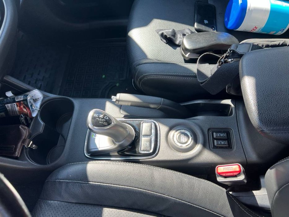 Продам  Mitsubishi Outlander PHEV