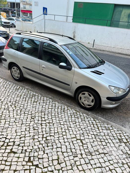 Peugeot a venda 206