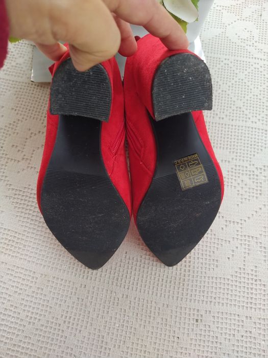 Botas / botins vermelhos originais e elegantes - Kamosa - Tamanho 37