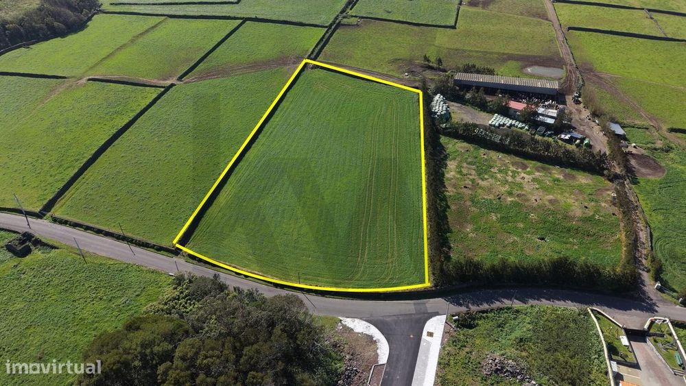 Terreno Rústico em Rabo de Peixe com 8.040m2