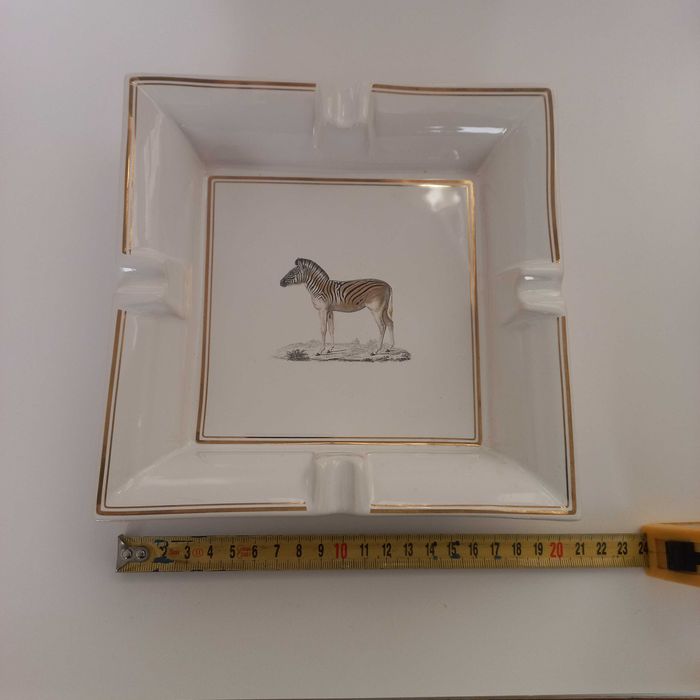 Cinzeiro em porcelana