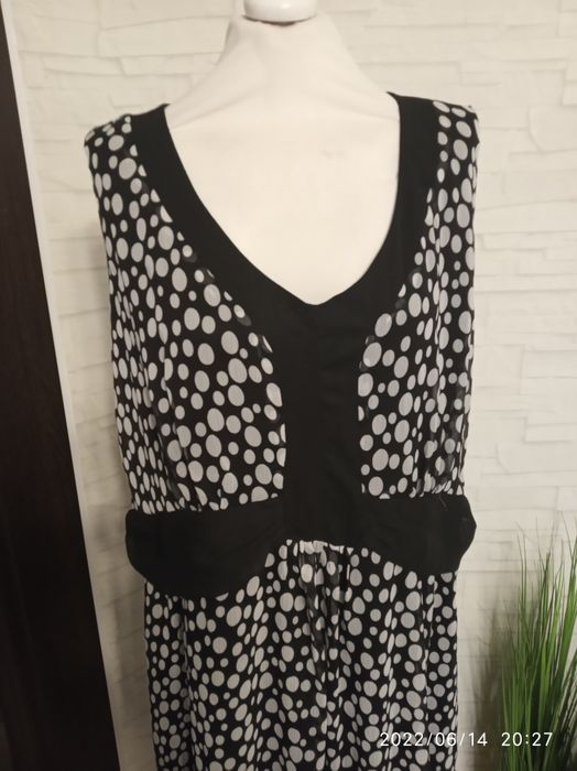 Długa suknie w grochy m-ki Marisota, r. 52/54