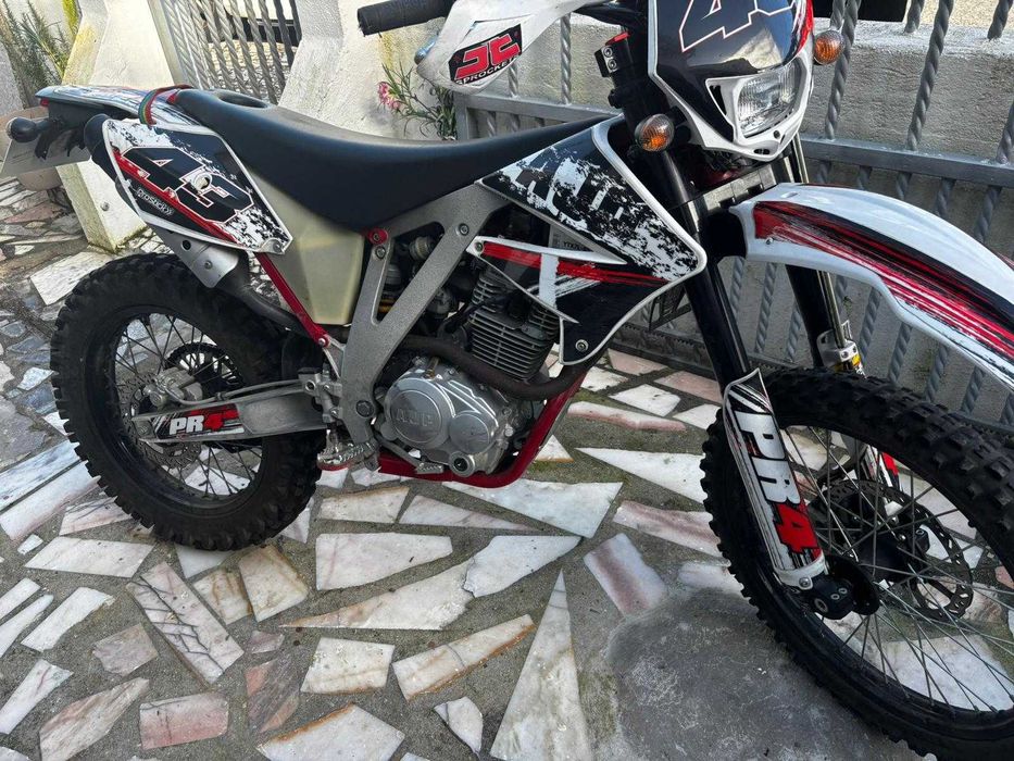 Ajp 125 pr4 (carta b)