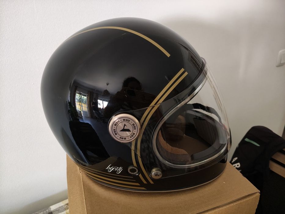 Capacete By City
