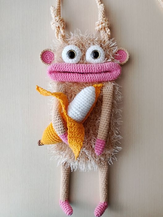 В'язана сумочка монстрик для мобільного телефону  через плече / handmade