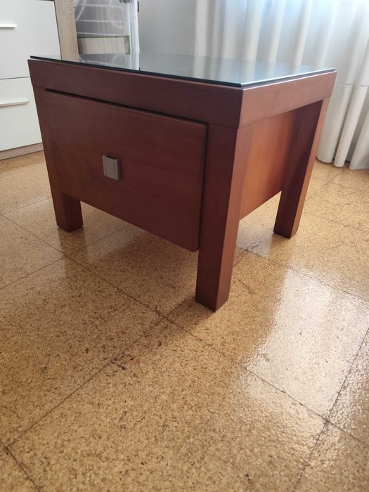 Cómodas em madeira de cerejeira