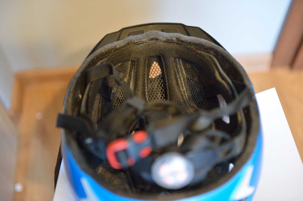 Kask rowerowy ABUS L (58–62 cm) z lampką LED