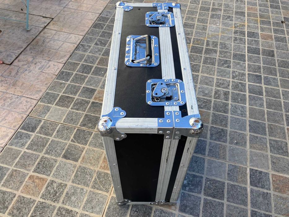 Behringer DJ Pro Flight Case with Foam Inserts Heavy Duty58 x 56 x 22 cm