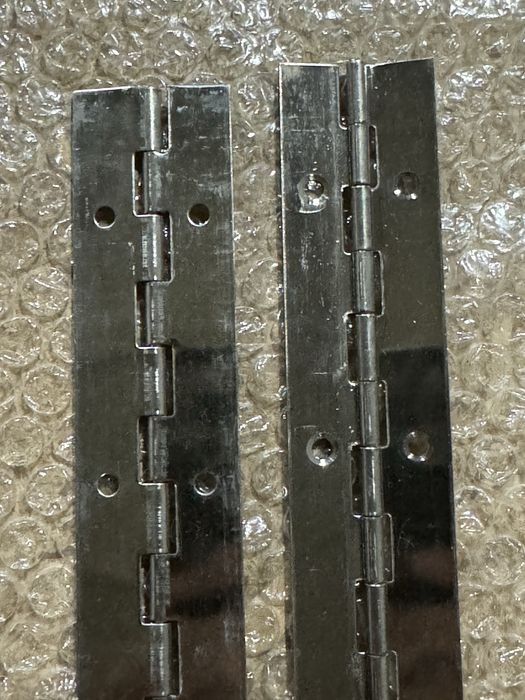 Петля рояльна з полірованоі нержавіючоі сталі, довжина 1,8 метра