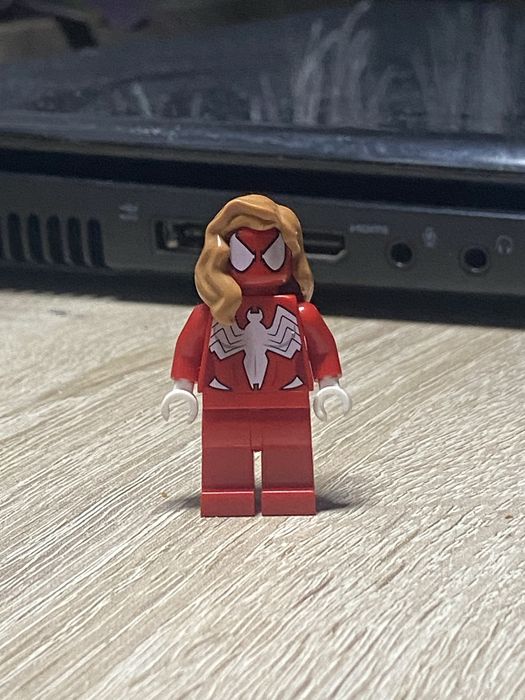 figurka lego marvel spider girl
