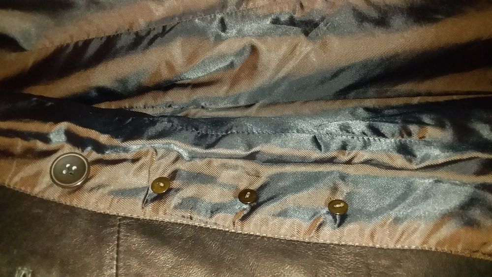 Женский кожаный плащ