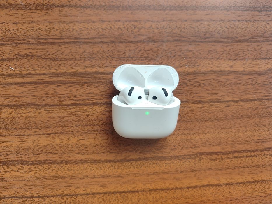 Airpods pro segunda geração, brancos, preço negociável!