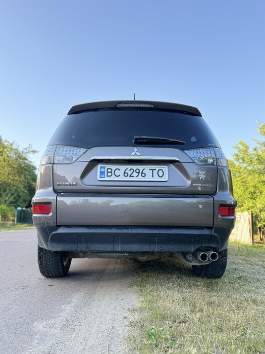 Mitsubishi Outlander 2012