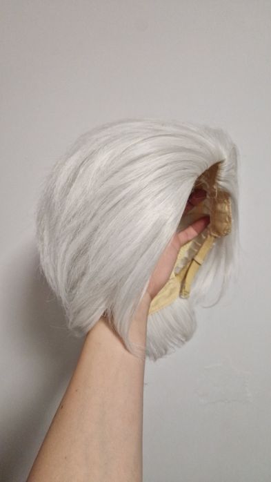 Peruka jasny platynowy blond białe włosy  krótki bob
