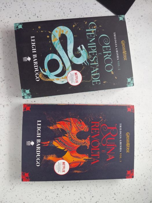 Livros trilogia sombra e ossos grisha