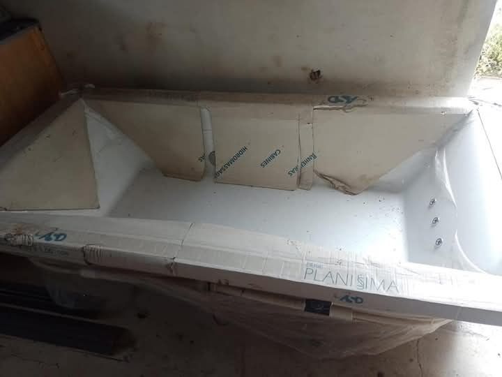 Banheira Hidromassagem NOVA