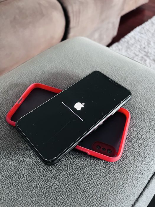 iPhone XS with 64 GB of memory64751782785539122