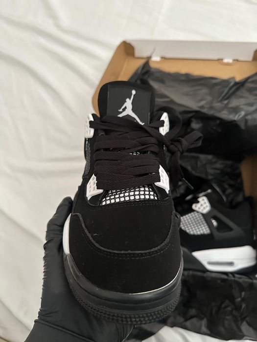 Sapatilhas Jordan 4 White Thunder 40/41/43