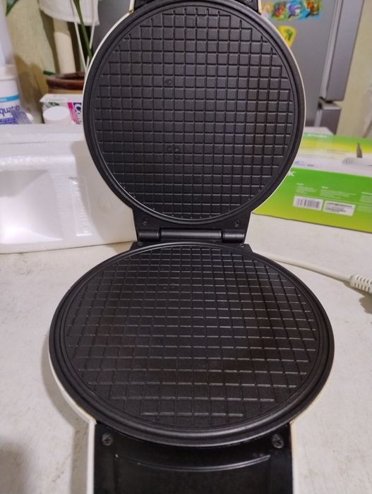 Вафельница электрическая