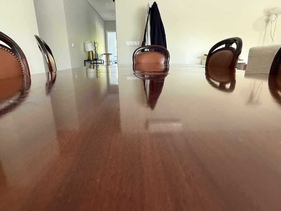 Mesa de jantar extensível + 8 cadeiras