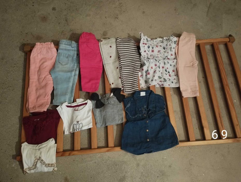 Roupas de menina em muito bom estado