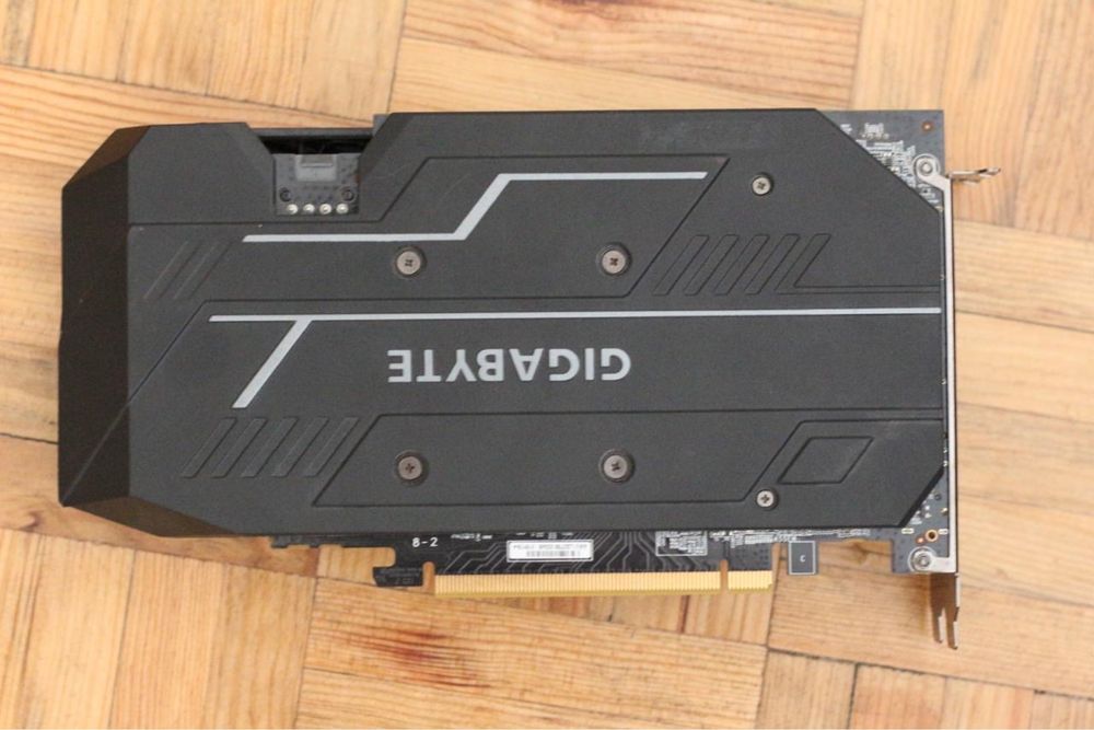 Gigabyte GTX 1660 Super - Impecável