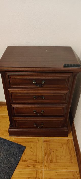 Cama de casal + mesas de cabeceira