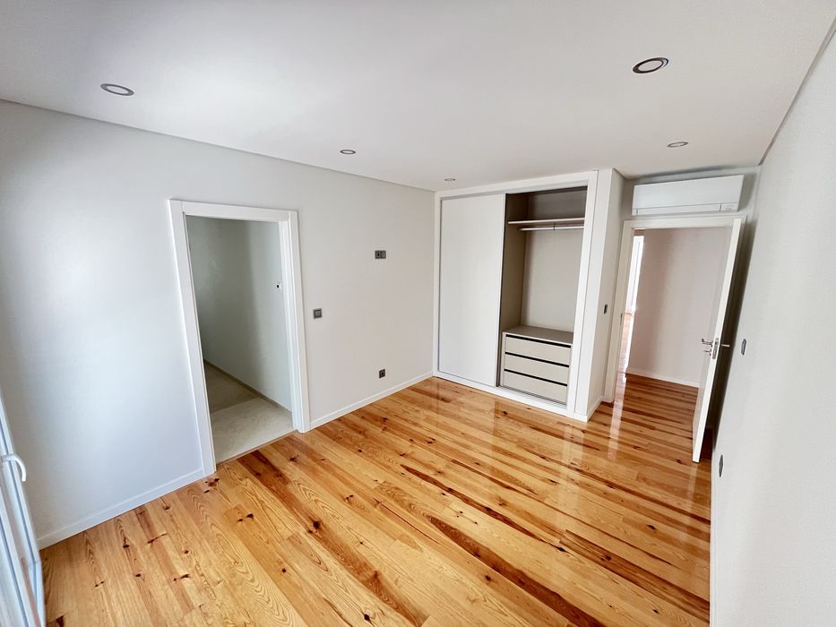 Apartamento de Luxo T4-Arrendo