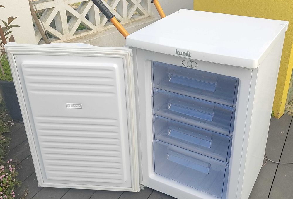 Arca congeladora Kunft simples (Évora)