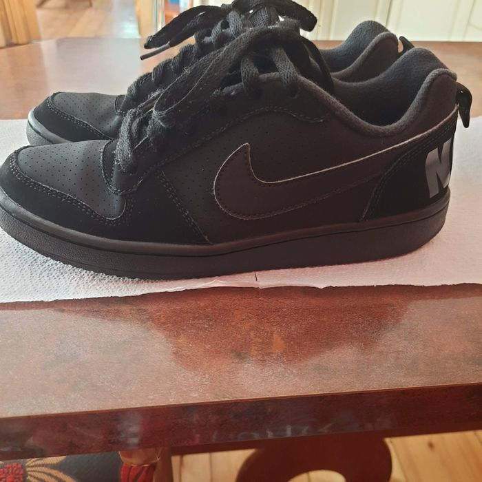 Buty Nike bardzo dobry stan rozmiar 37.5 długość wkładki 23.5cm
