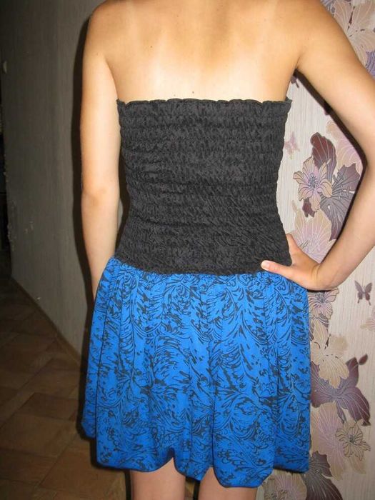 Сарафан платье на бретельках.