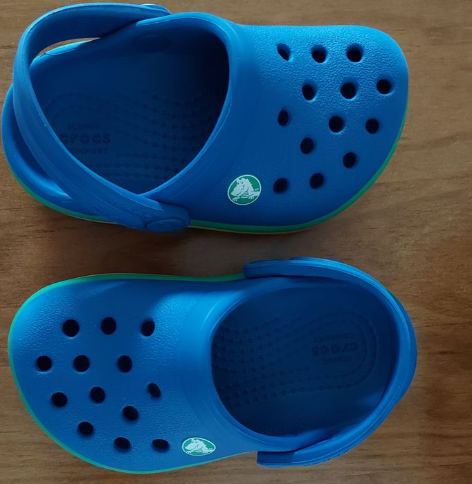 Crocs Rainbow para bebé