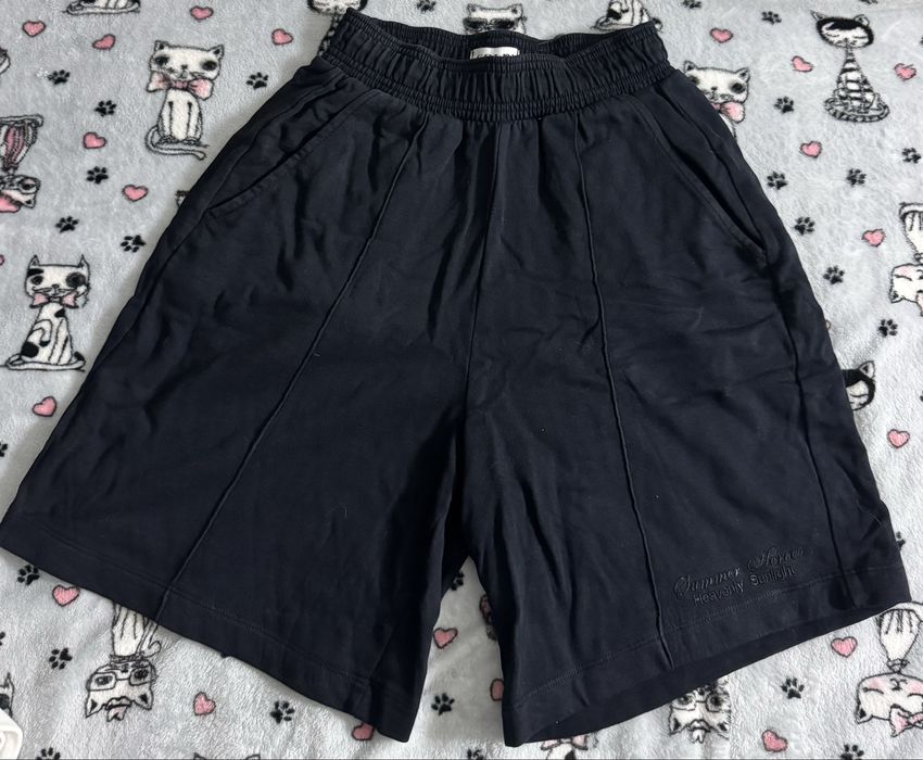 Шорти жіночі в білому і чорному кольорах