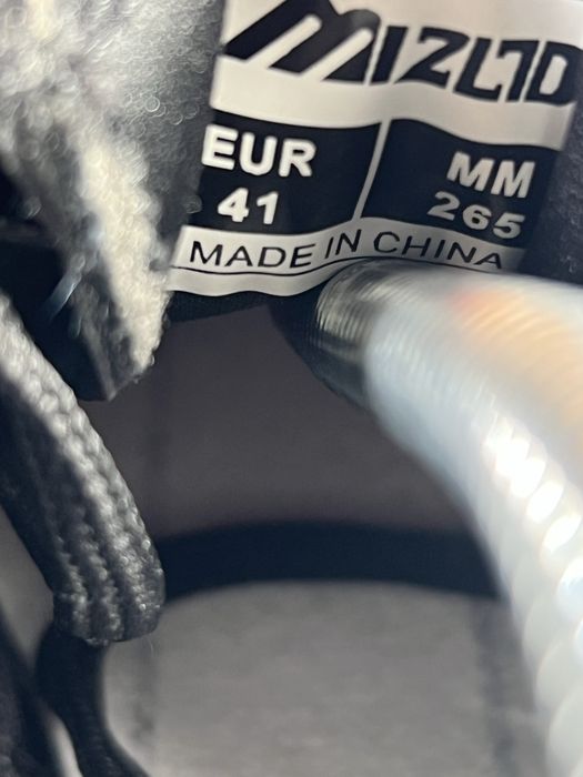 Футзалки сороканіжки Mizuno 40р