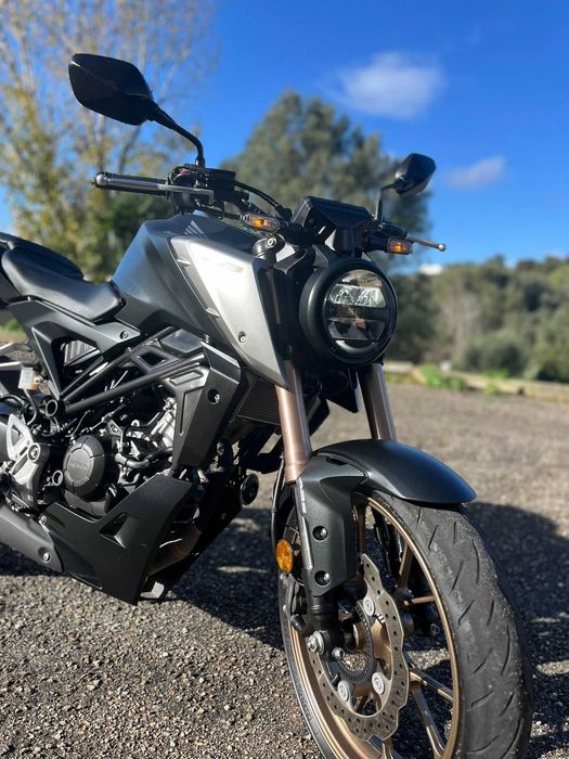 Honda CB125R em perfeito estado!
