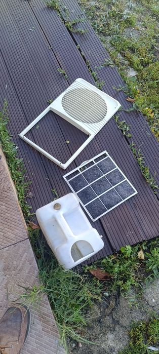 Desumidificador Junex DJ12 portátil e branco.