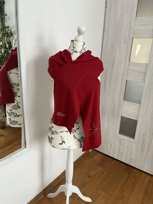 Szalik Guess -klasyczny