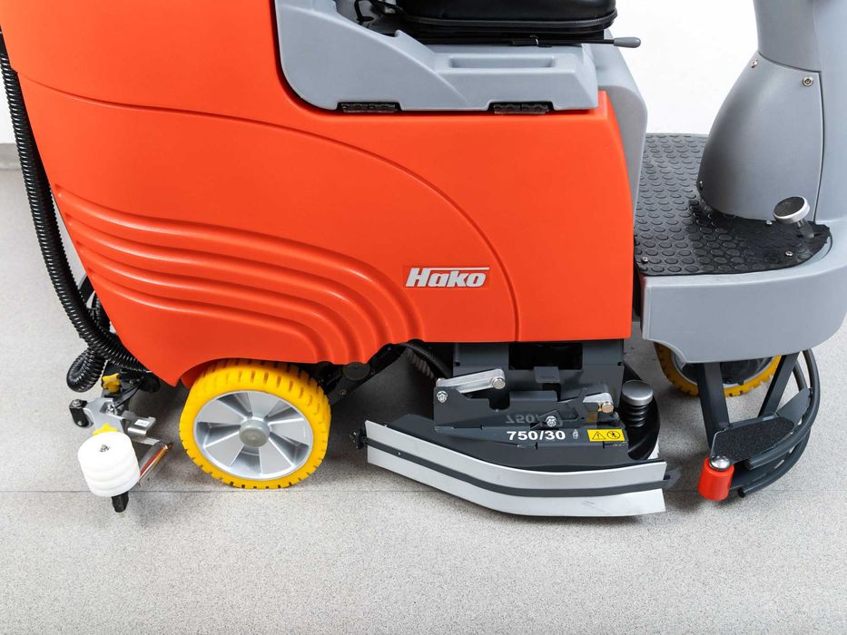 Szorowarka Hako Scrubmaster B115 R NOWE BATERIE 2015r 721h 24500 netto