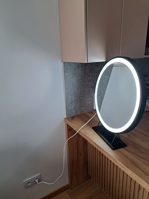 Lustro Led do makijażu