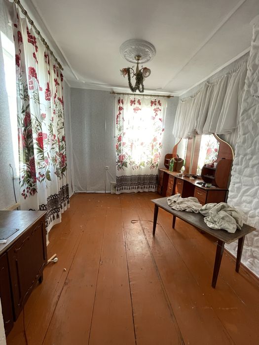 Будинок з великою земельною ділянкою(!)