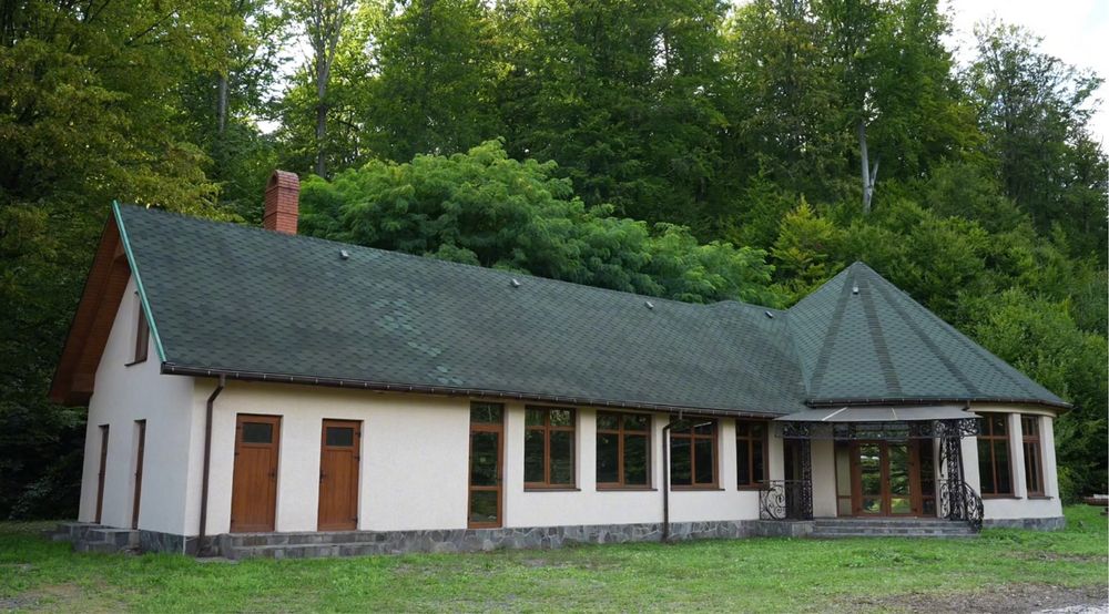 Продам заміський будинок, база відпочинку, центр реабілітації