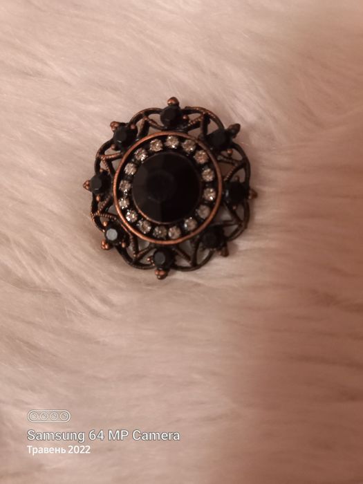 Колье , браслет , брошь.