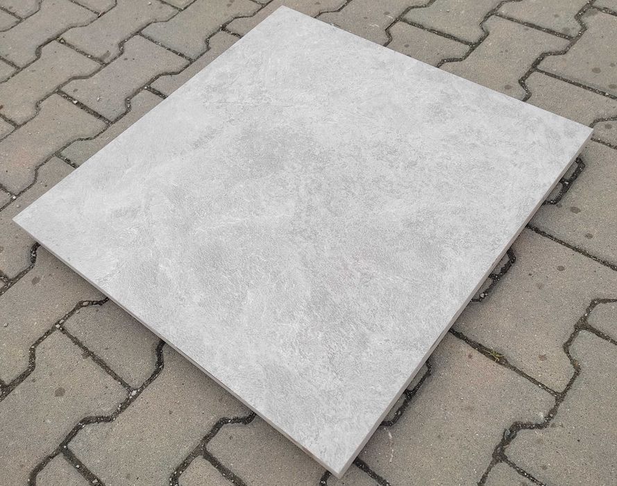 Płytki gresowe - tarasowe jasno-szare o wymiarach  60x60 (cm) x20 (mm)