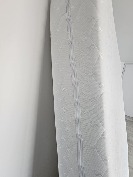 Sprzedam materac 180 x 200 x 30 cm