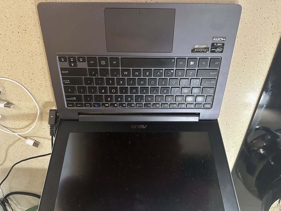 Asus Taichi 21 Portatil 2 em 1