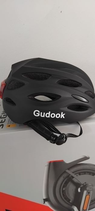 Capacete novo para bicicleta ou trotinette