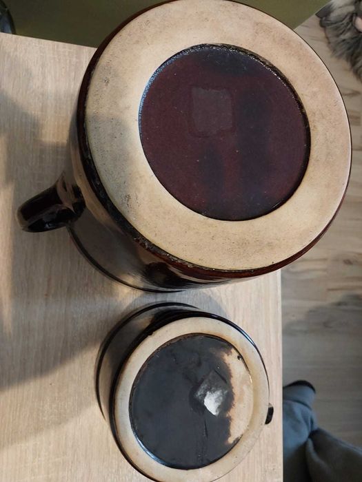 2 dzbanki z kamionki z okresu prl. Stan bardzo dobry !