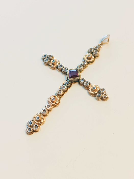 Cruz Prata e Ouro Ametista Diamantes