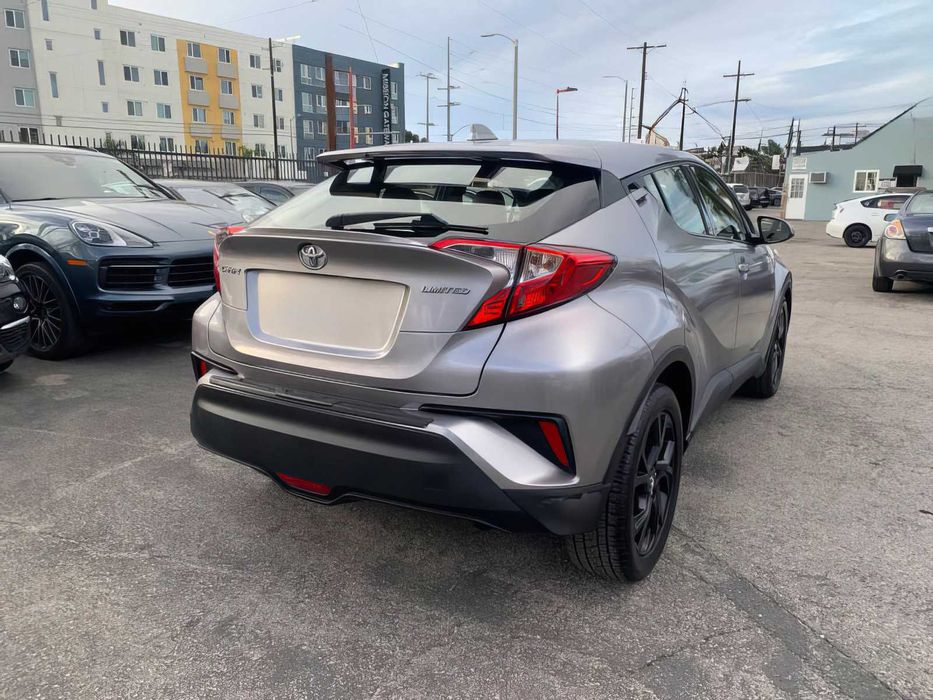 Toyota C-HR Limited      2019